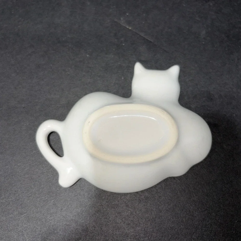 White Ceramic Cat Trinket Dish Feline Jewelry Ring Holder Tea Bag Holder Decor